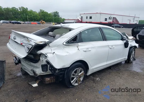 2017 Hyundai Sonata z USA, uszkodzony, nr VIN 5NPE24AF4HH527886
